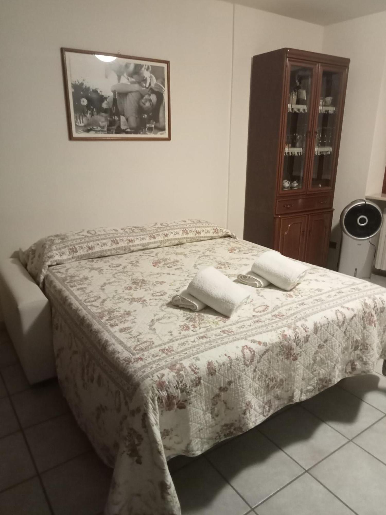 Apartament Locazione Turistica Isabella Castelnuovo del Garda Zewnętrze zdjęcie
